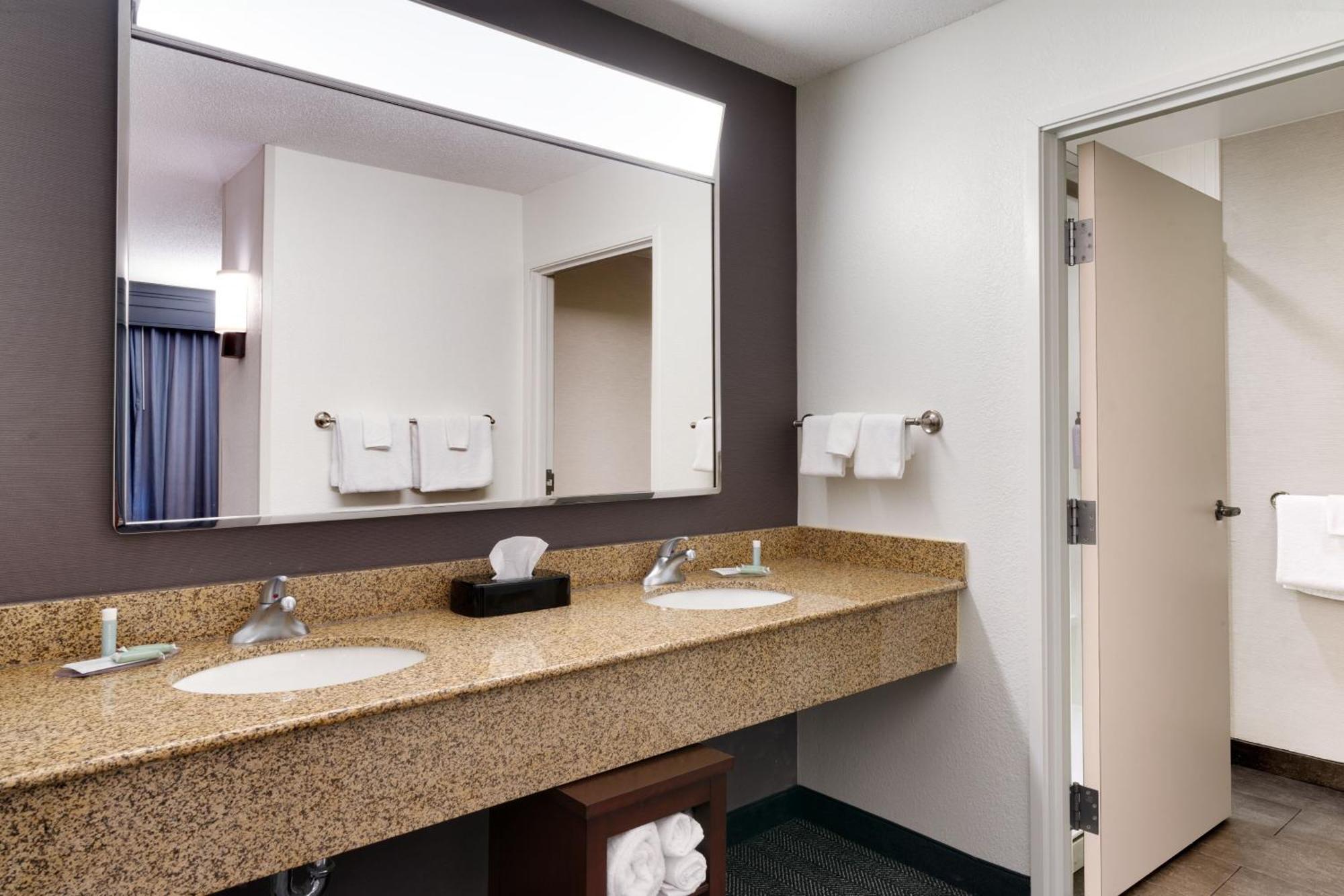 Courtyard By Marriott Johnson City Εξωτερικό φωτογραφία
